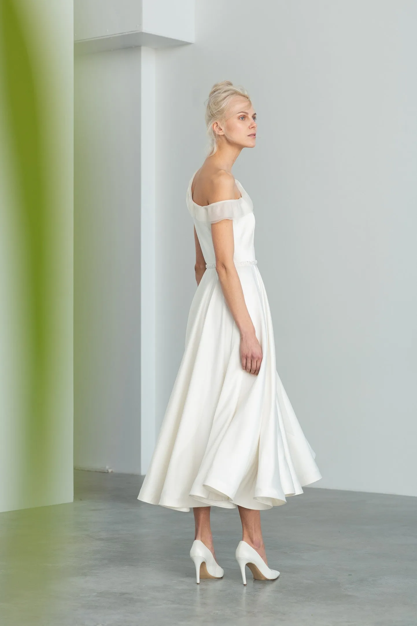 ADANDSONIA MIDI LENGHT ONE-SHOULDER WEDDING DRESS