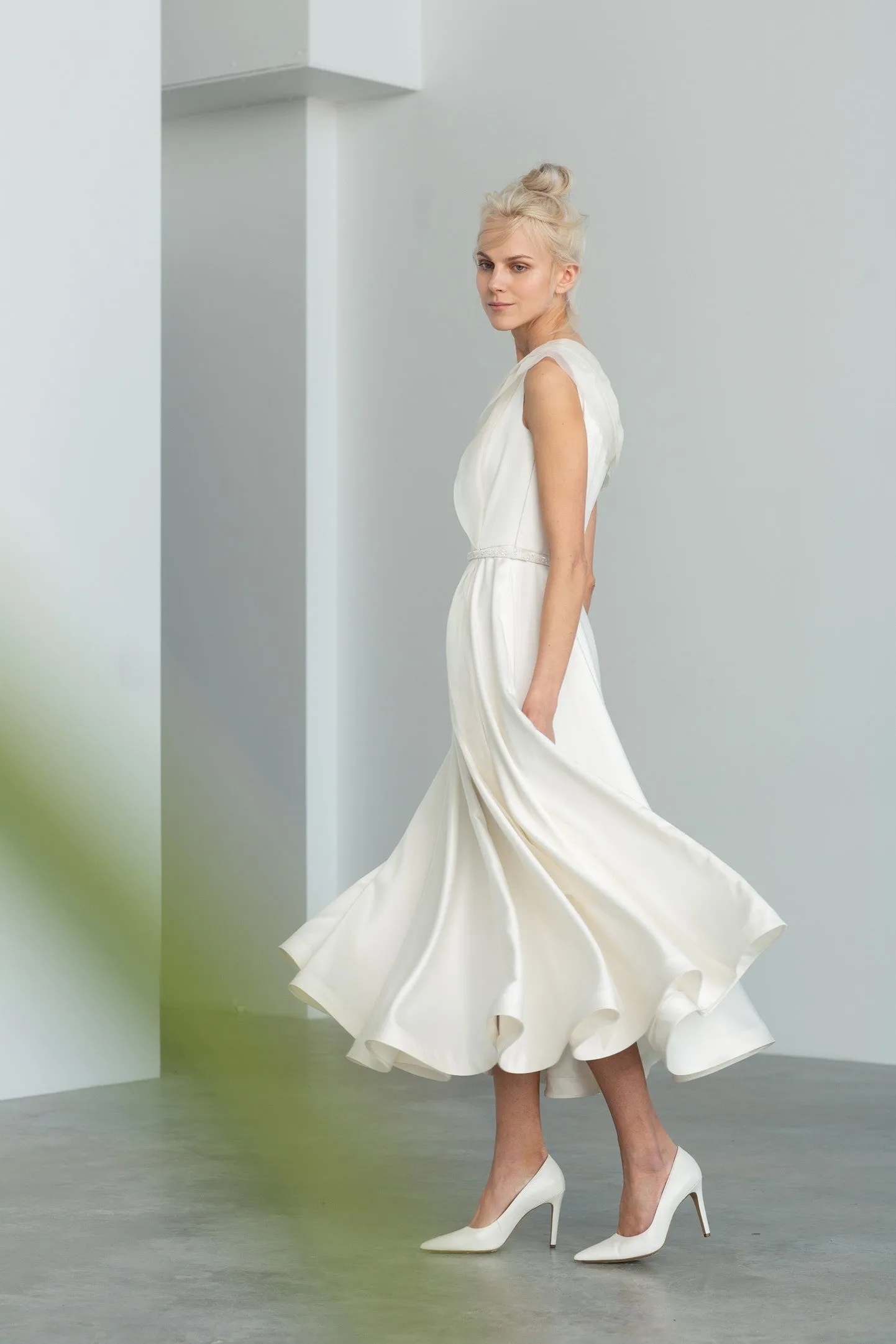 ADANDSONIA MIDI LENGHT ONE-SHOULDER WEDDING DRESS