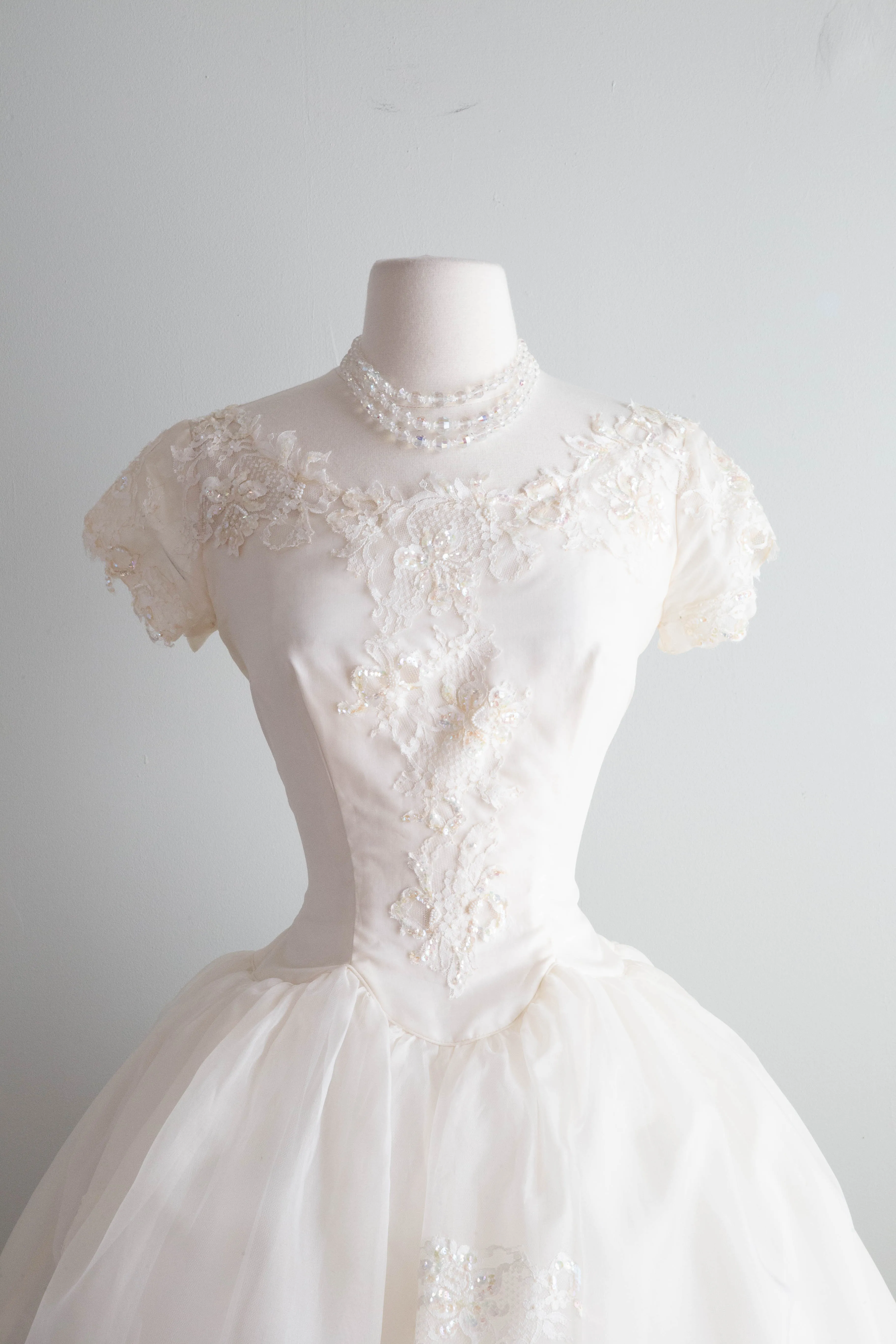 Breathtaking 1950's Ivory Couture Wedding Gown In Silk Organza / Small