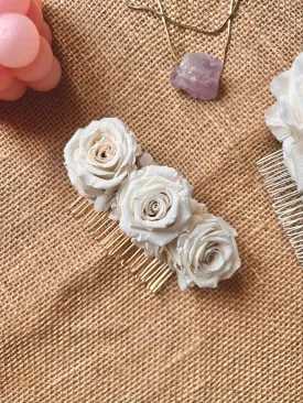 Ivory White Bridal Rose Hair Comb, Preserved Roses Wedding Hair Piece, Boho Bridal Dried Flower Comb, Minimal Elegant Hair Piece in Gold