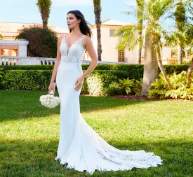 Lace And Crepe Gown With V-Neckline In Ivory Nude Silver