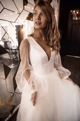 Romantic Wedding Dress Tveisiya with Puffy Sleeves